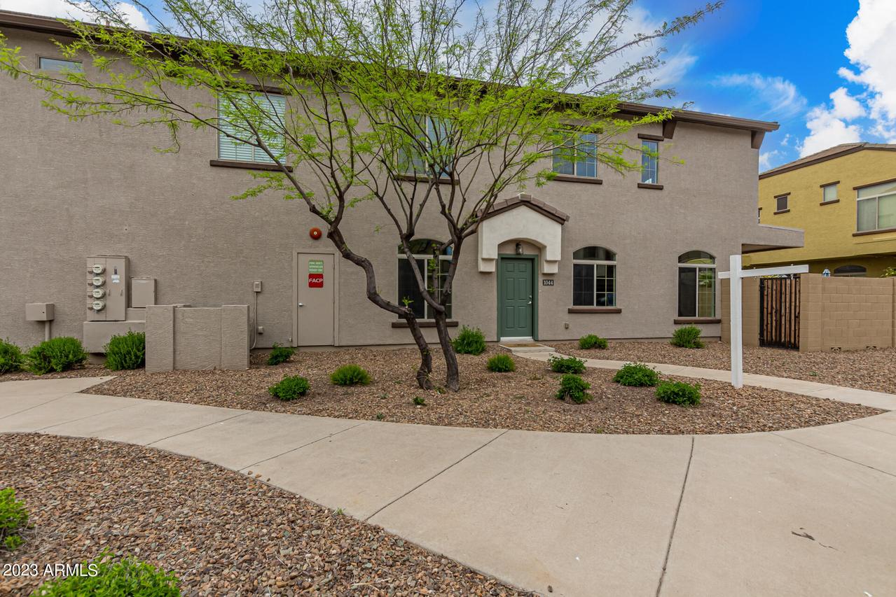 2725 E Mine Creek Rd. #1044, Phoenix, AZ 85024