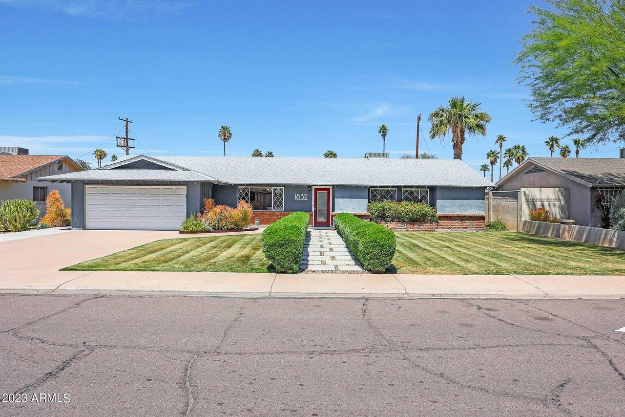 1832 E Concorda Dr., Tempe, AZ 85282