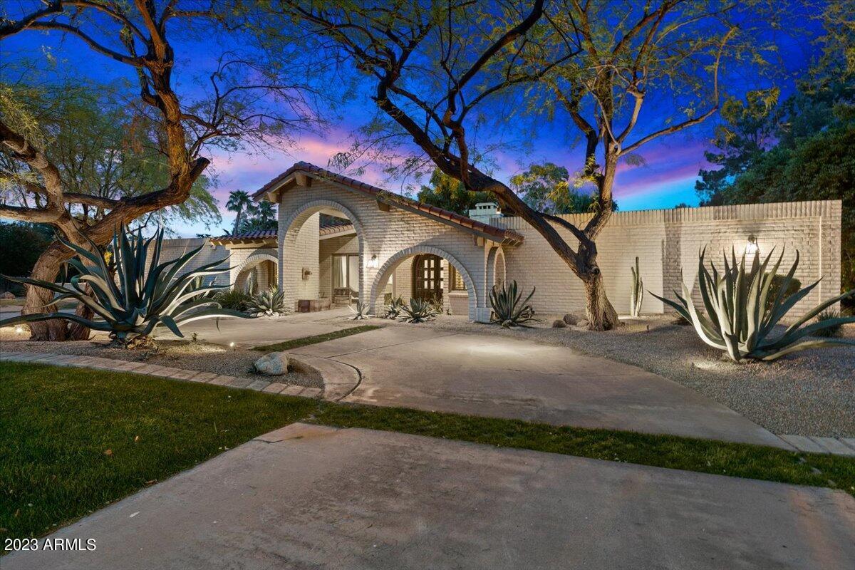 8237 N Merion Way, Paradise Valley, AZ 85253