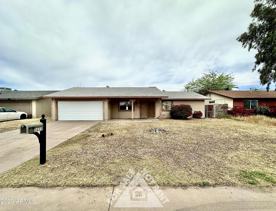 3433 N 87th Ave., Phoenix, AZ 85037