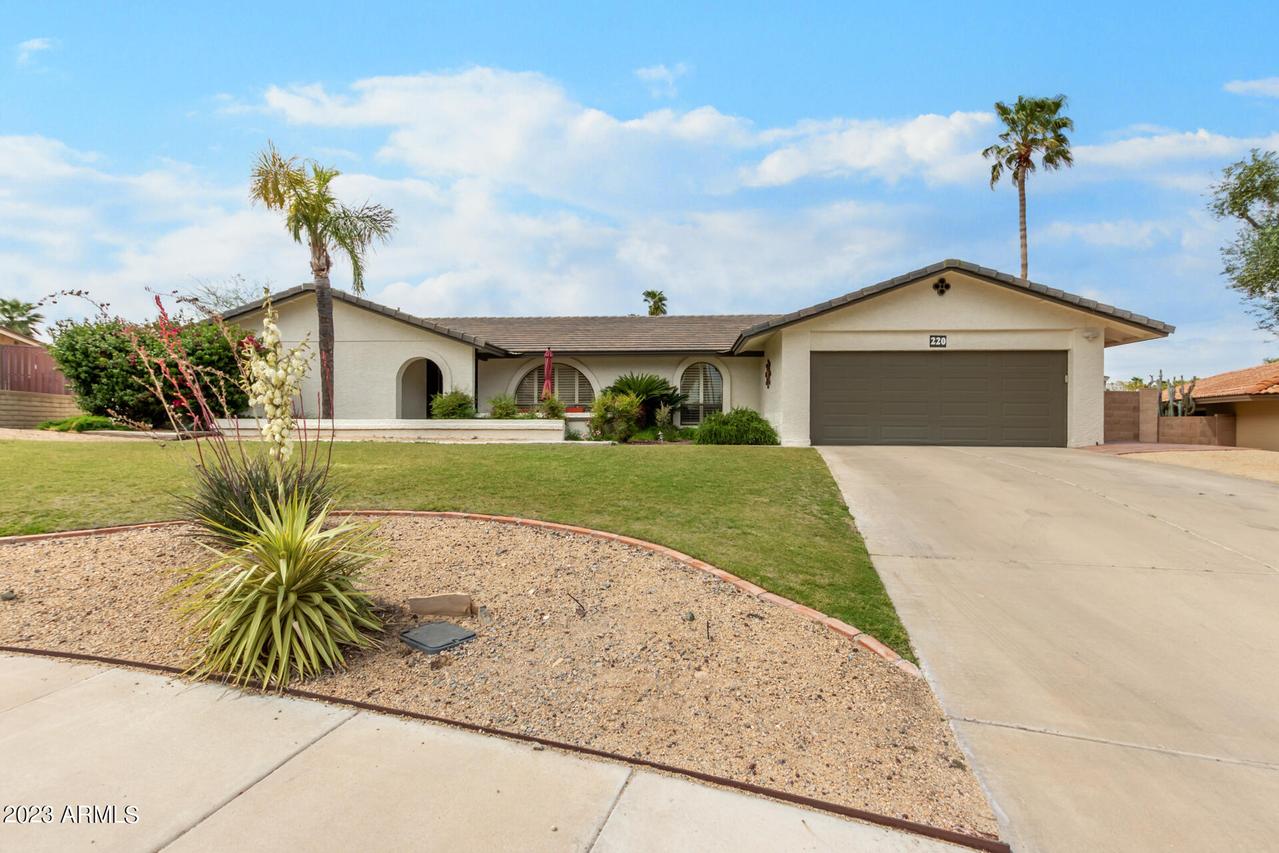 220 E Marconi Ave., Phoenix, AZ 85022