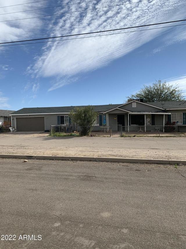 2821 E Tamarisk Ave., Phoenix, AZ 85040