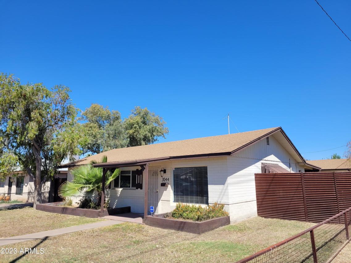 3044 E Roosevelt St., Phoenix, AZ 85008