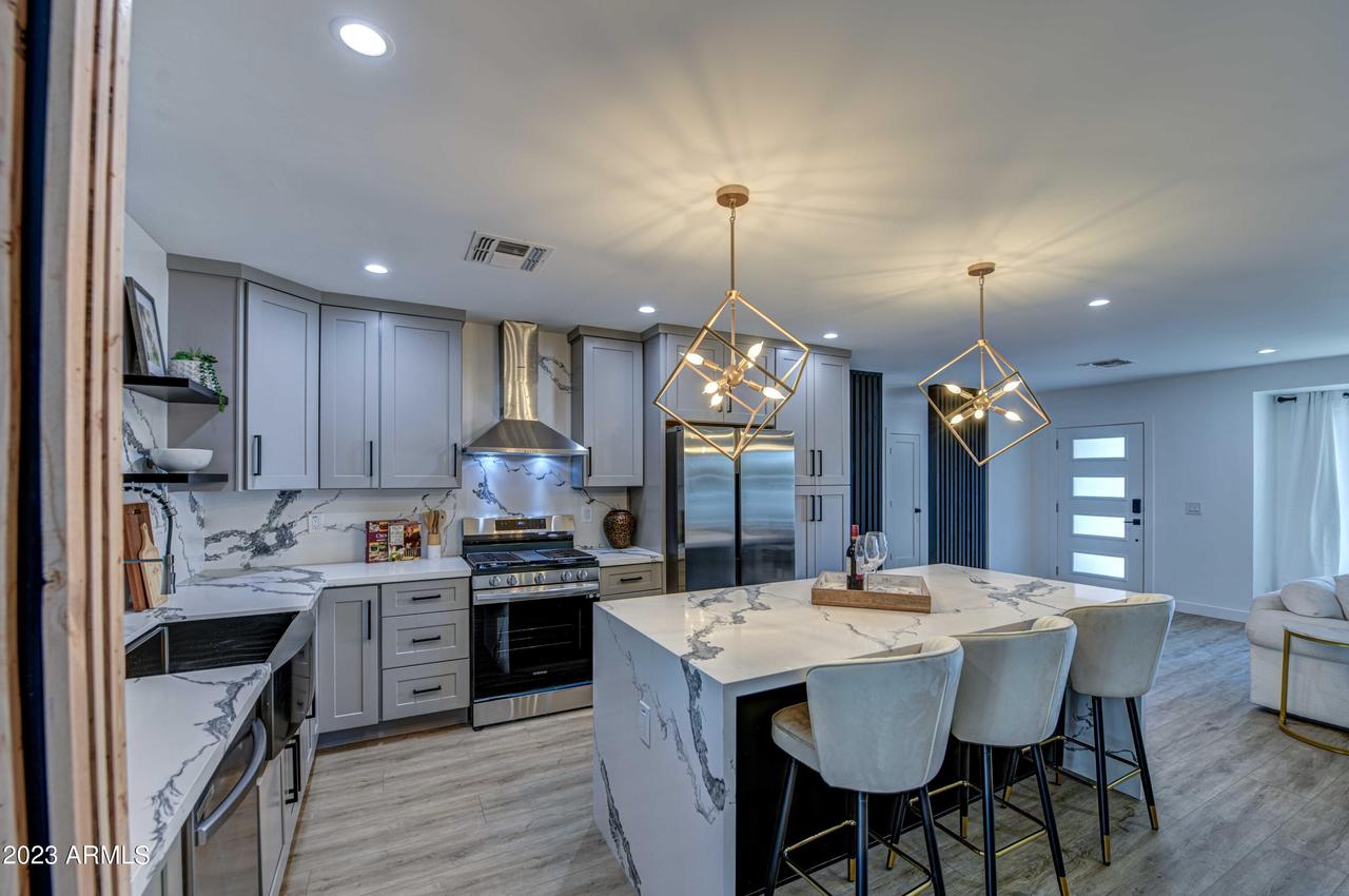 4043 N 44th Pl., Phoenix, AZ 85018