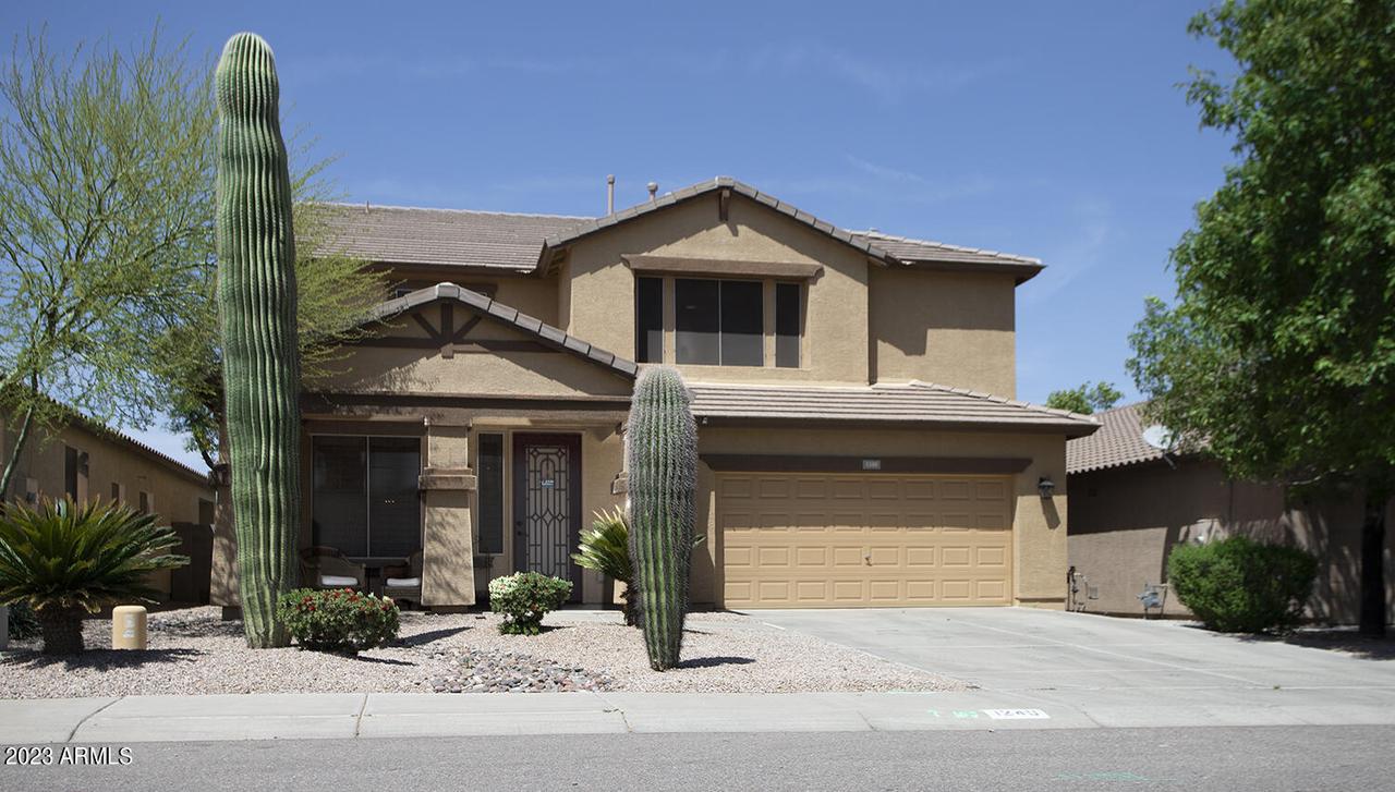 1240 W Desert Glen Dr., San Tan Valley, AZ 85143