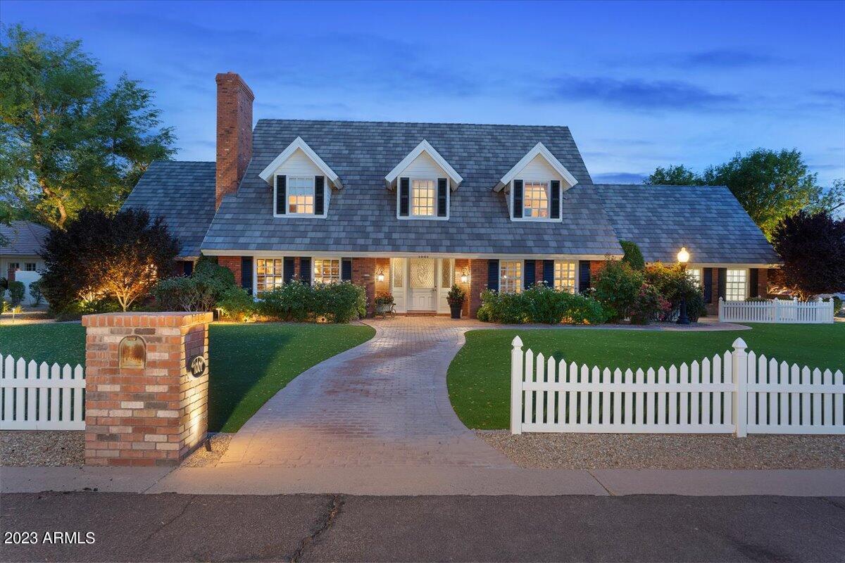 1001 E Caroline Ln., Tempe, AZ 85284