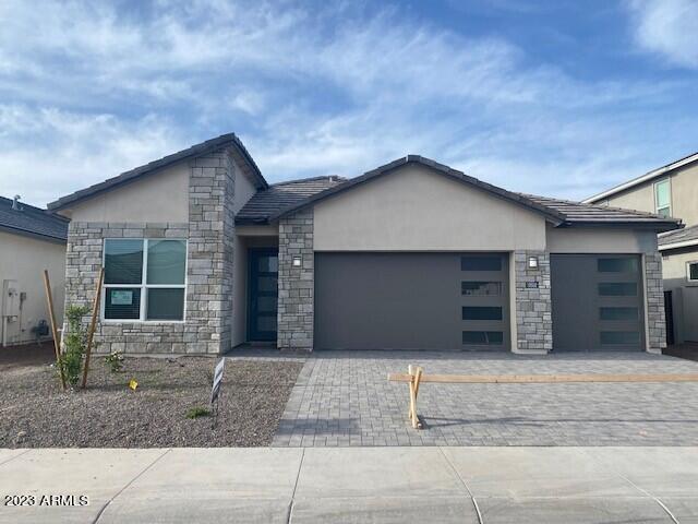 10532 W Harmony Ln., Peoria, AZ 85382