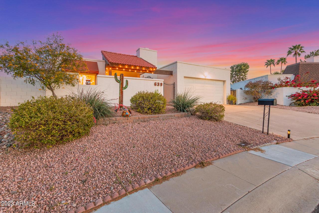 639 E Calavar Rd., Phoenix, AZ 85022