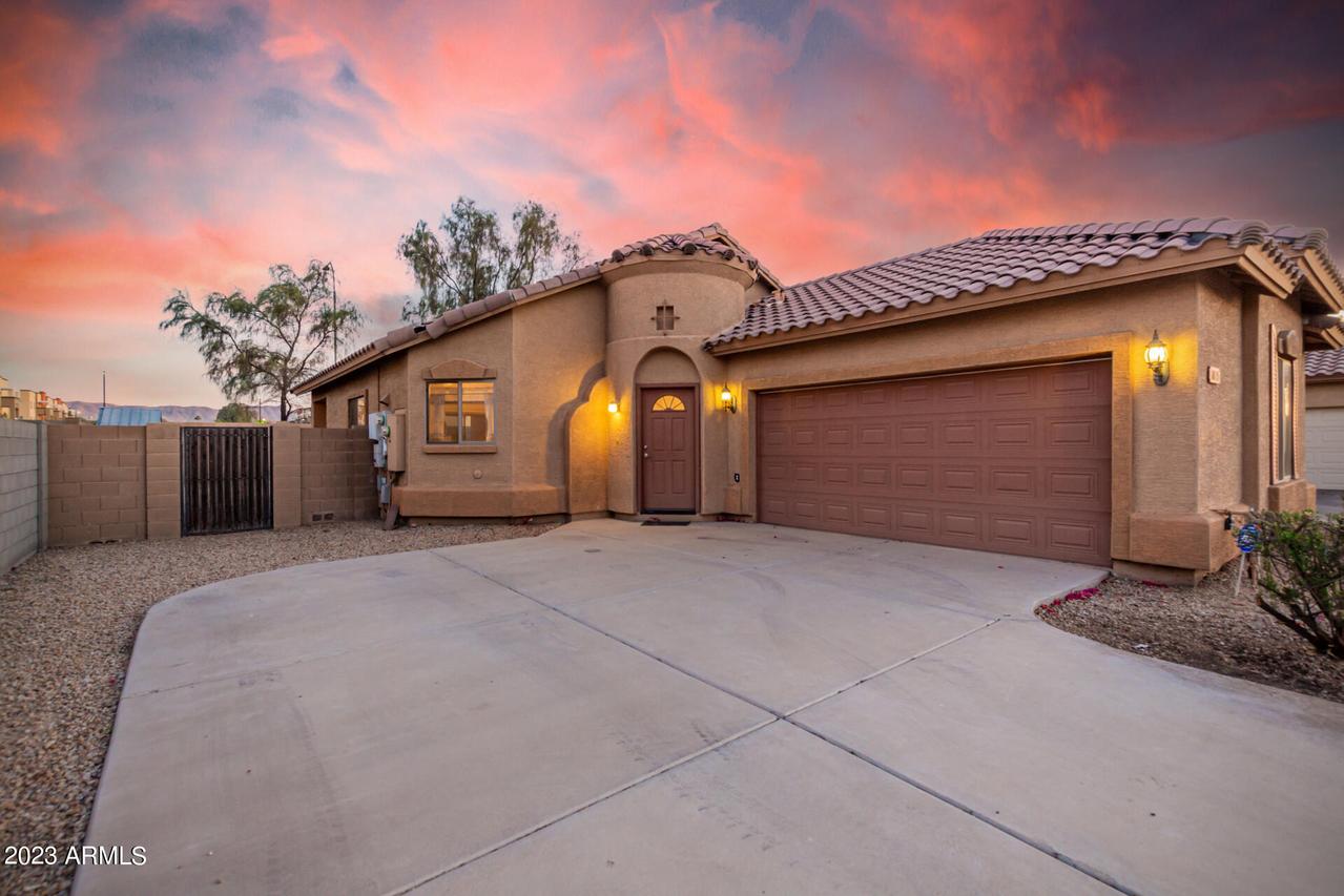 1015 W Kowalsky Ln., Phoenix, AZ 85041