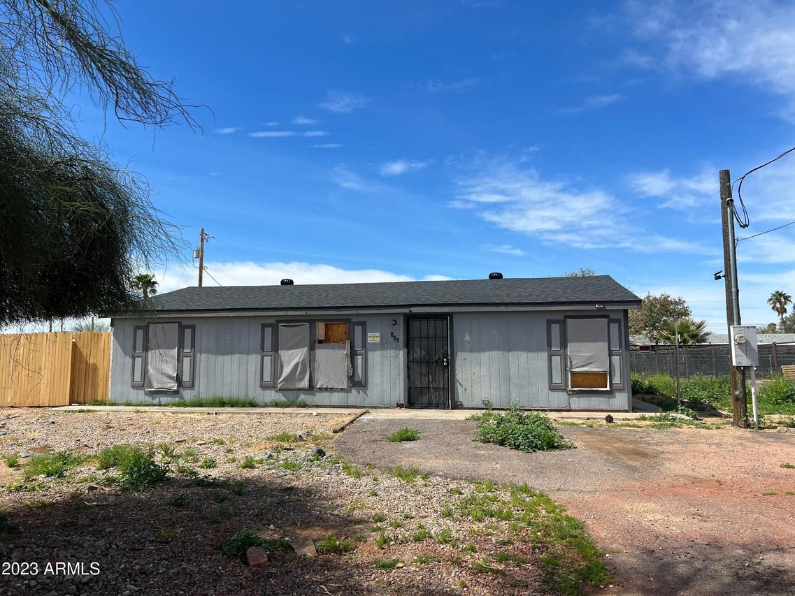 306 N Hawes Rd., Mesa, AZ 85207