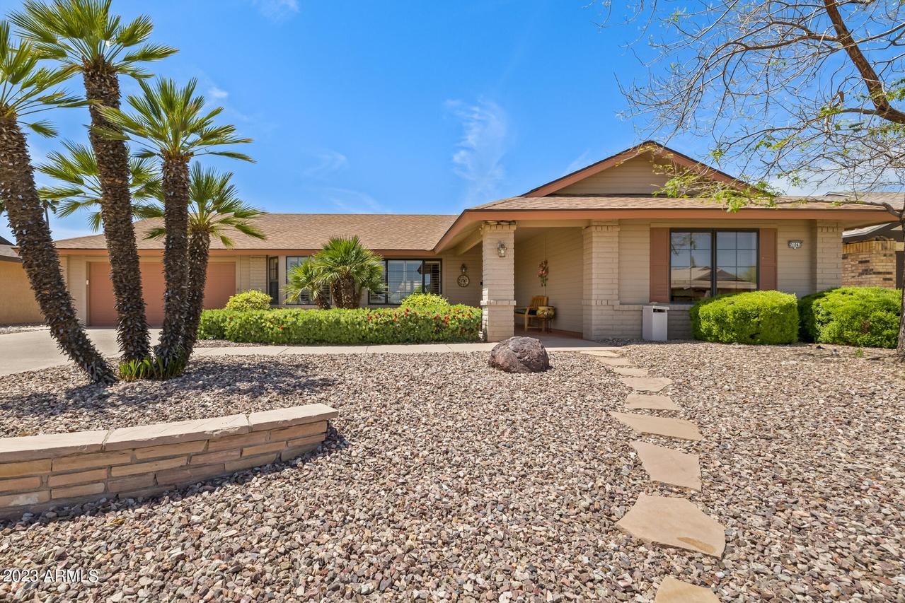 21042 N 123rd Dr., Sun City West, AZ 85375