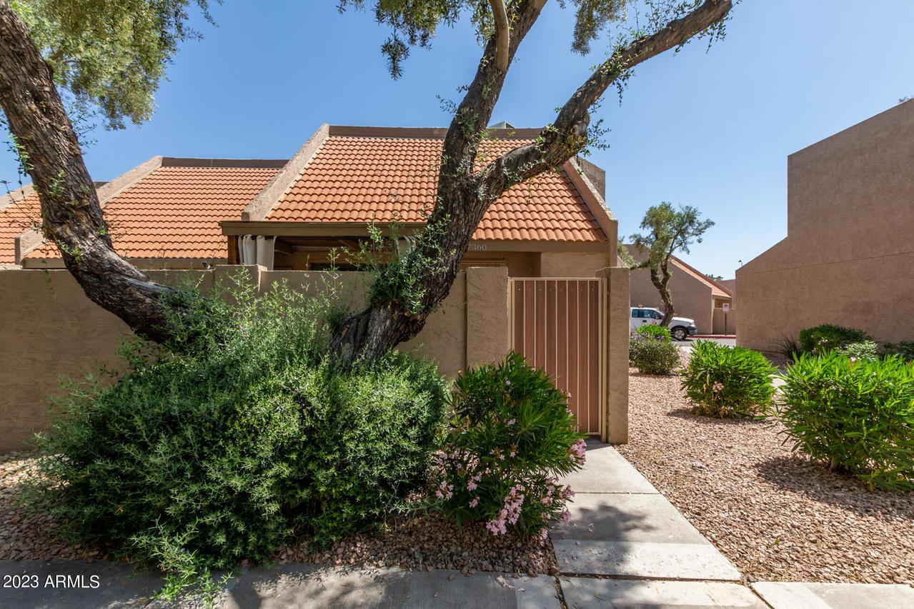 7360 N 44th Dr., Glendale, AZ 85301