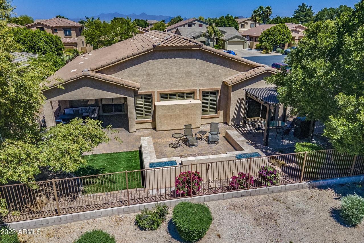 1233 E Kramer Cir., Mesa, AZ 85203