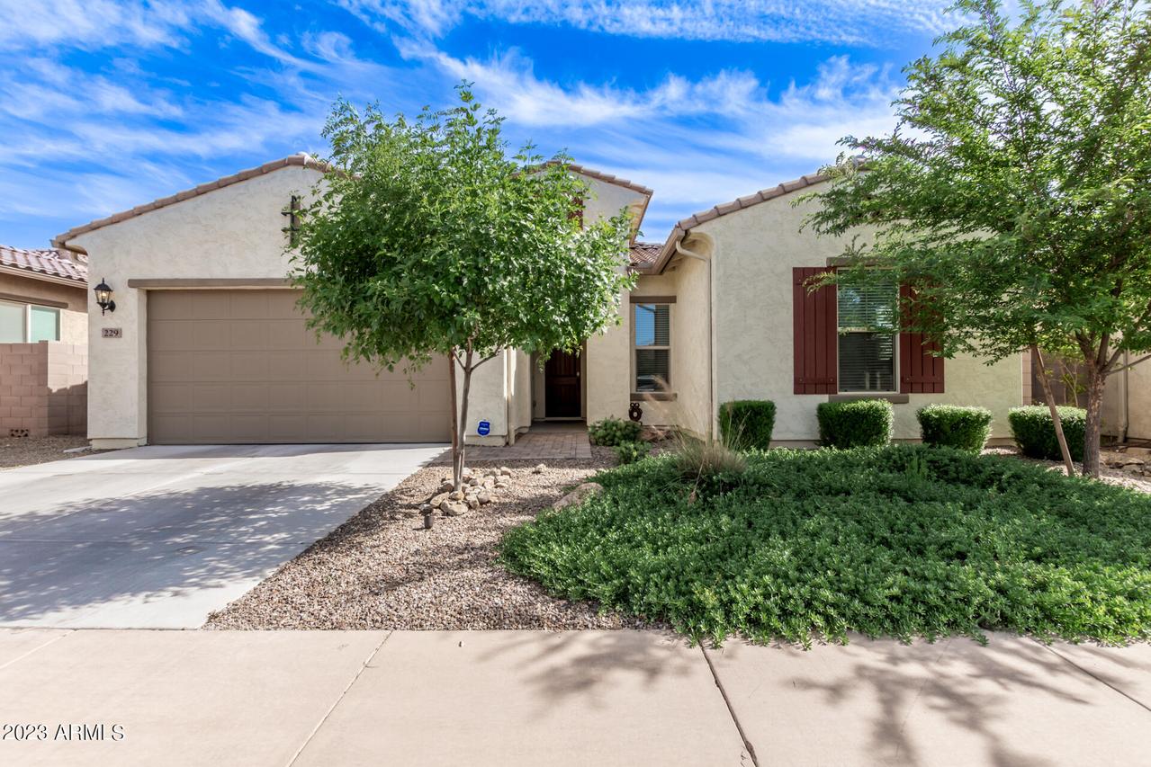 229 E Balao Dr., Phoenix, AZ 85085