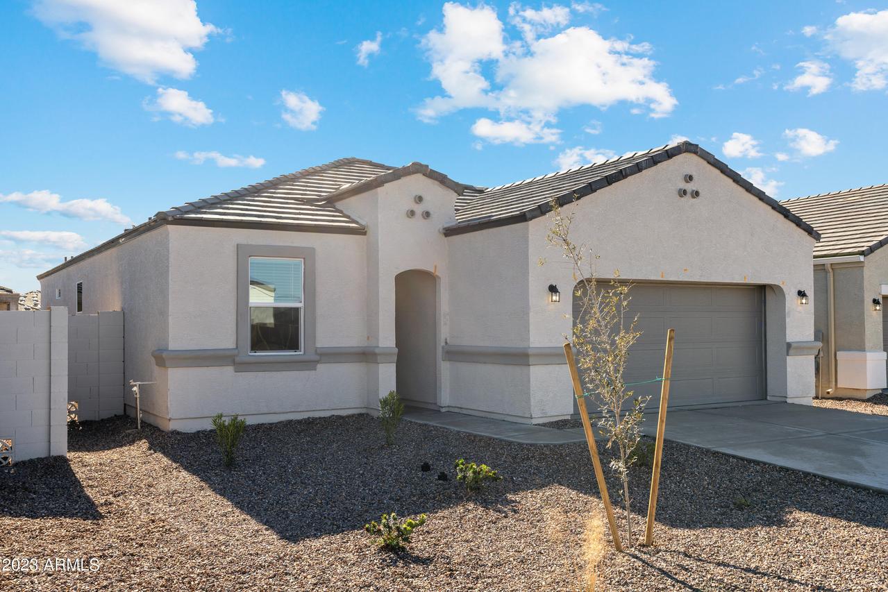 3285 W Seaver Ave., Apache Junction, AZ 85117