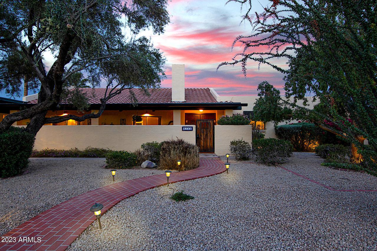 8249 N 1st Dr., Phoenix, AZ 85021