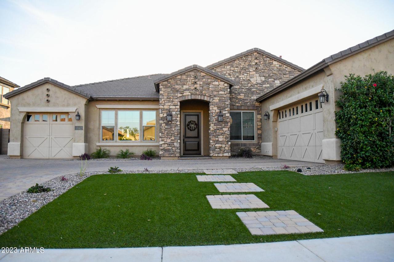 3862 S White Dr., Chandler, AZ 85286