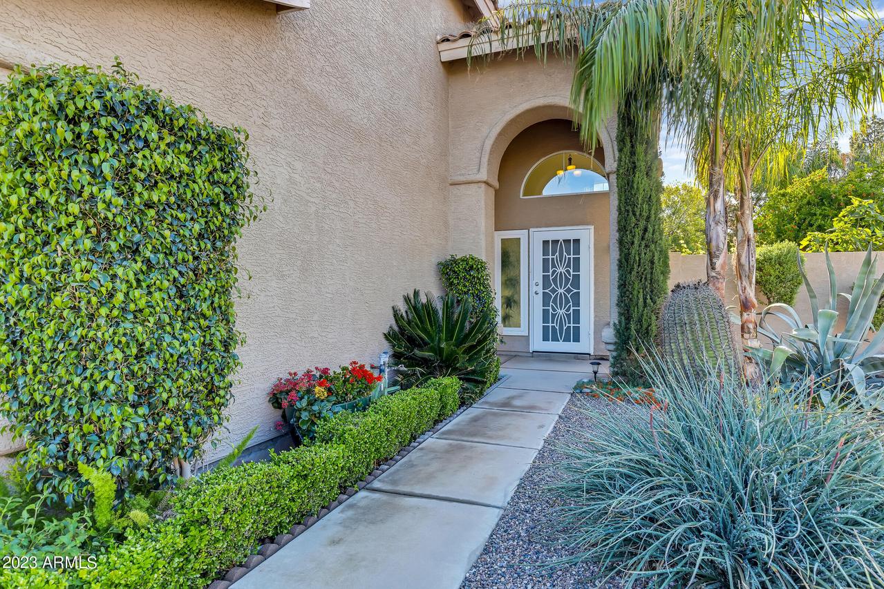 1080 N Blackstone Dr., Chandler, AZ 85224