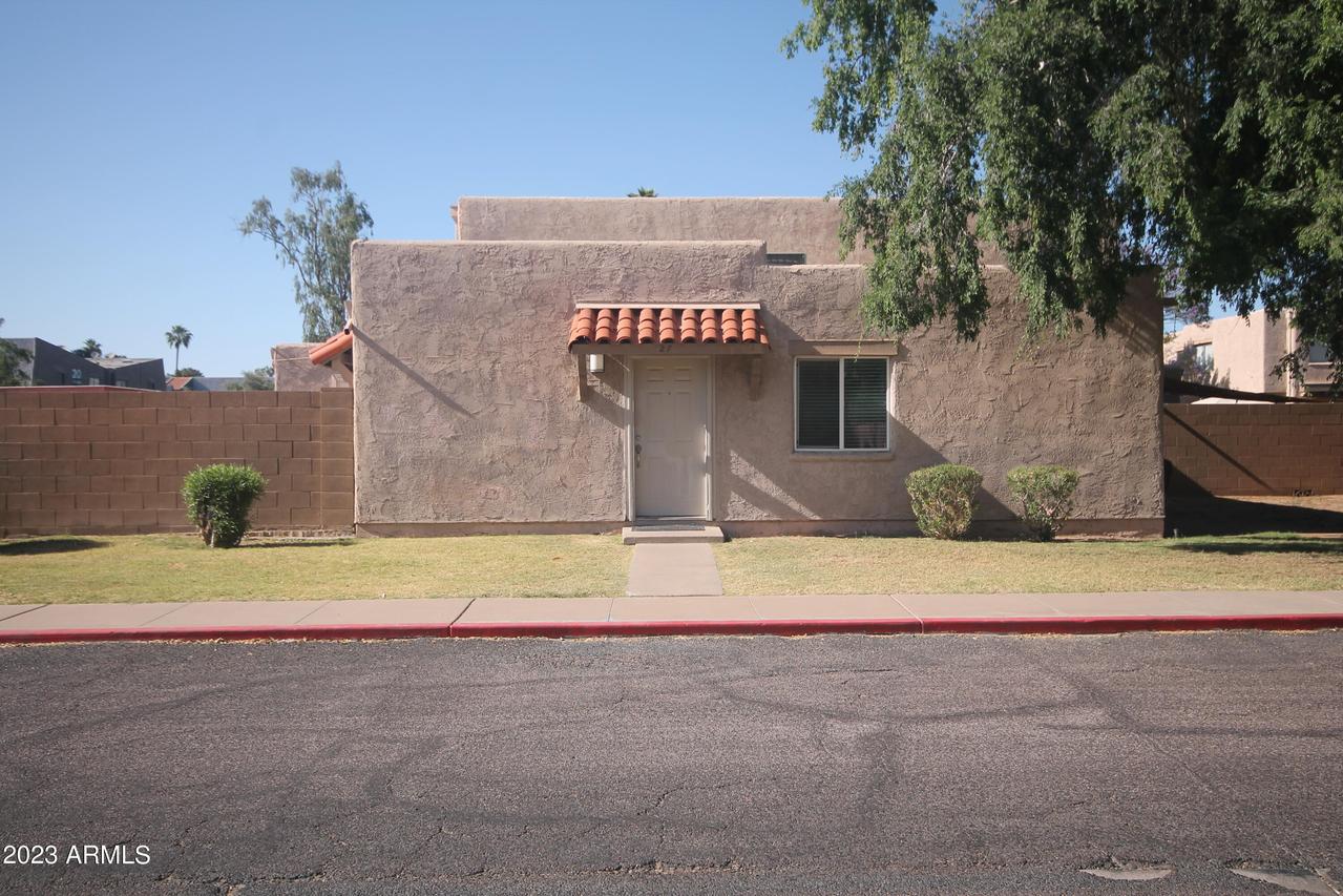 600 S Dobson Rd. #27, Mesa, AZ 85202