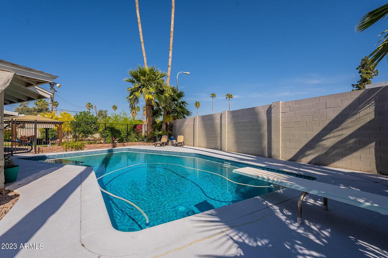 1624 W Flynn Ln., Phoenix, AZ 85015