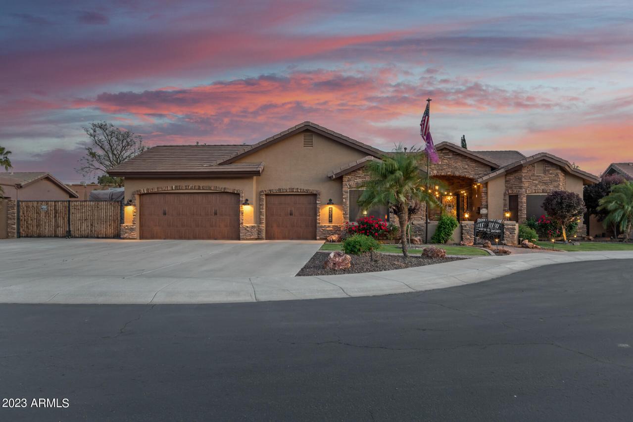 4315 W Saguaro Park Ln., Glendale, AZ 85310