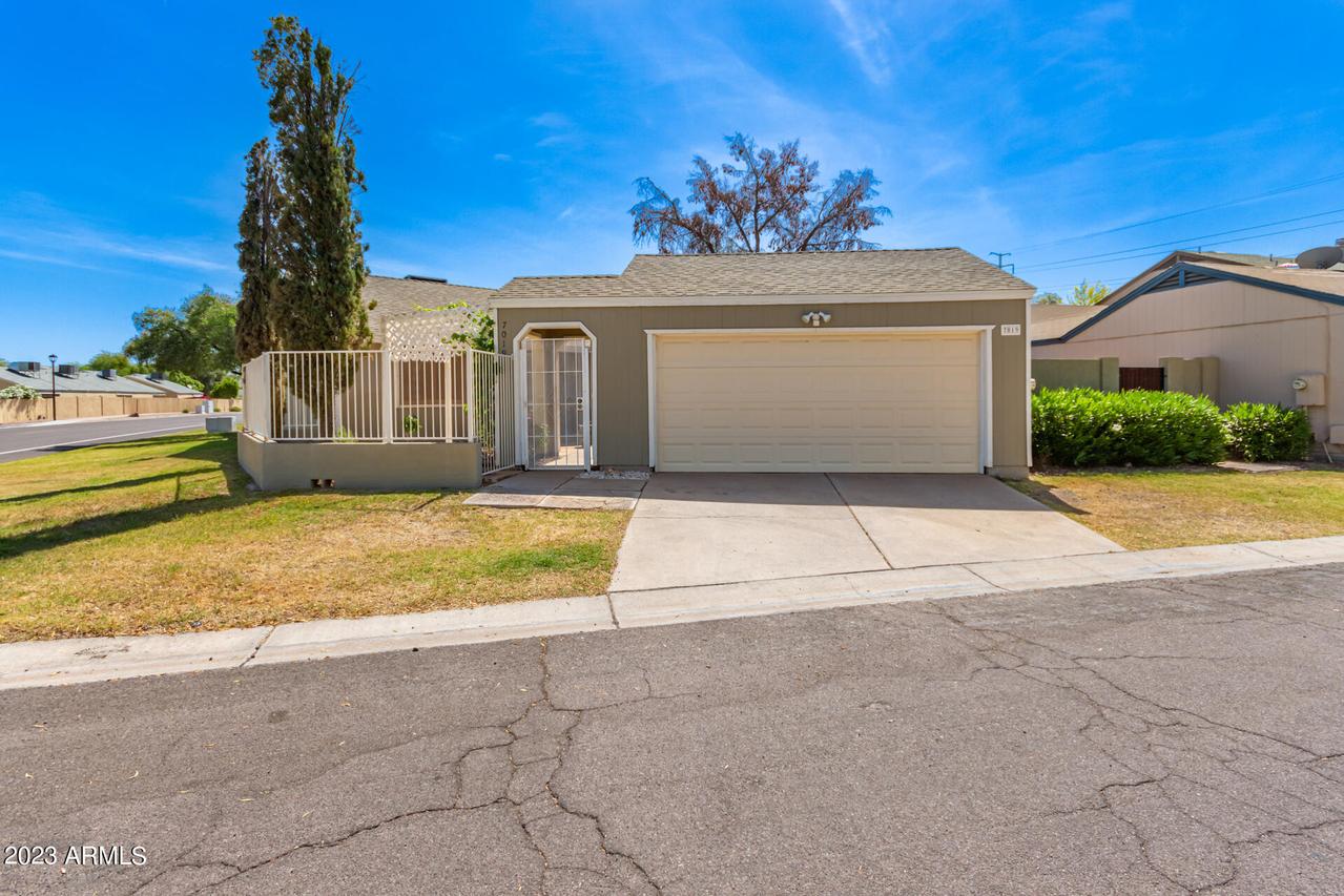 7019 S 41st St., Phoenix, AZ 85042