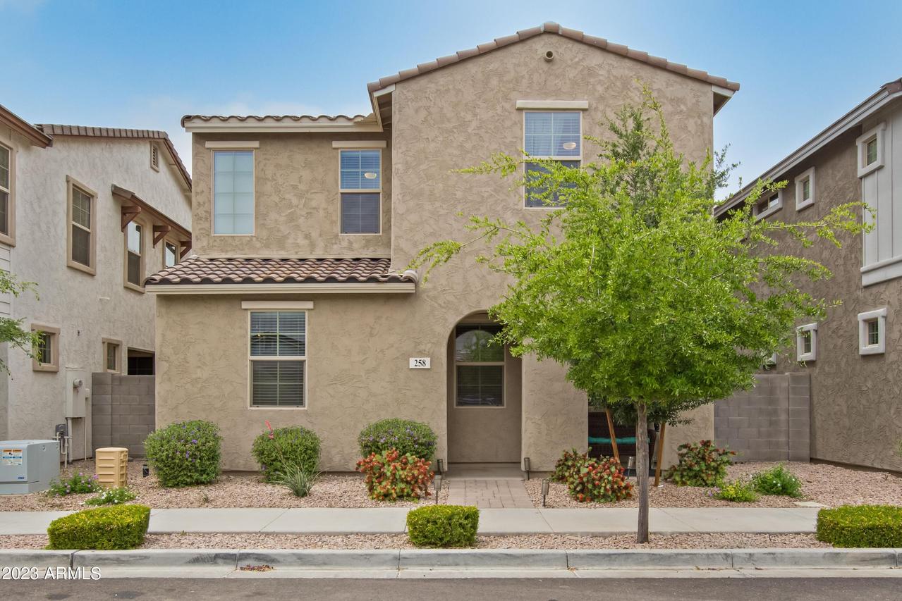 258 N 69th Pl., Mesa, AZ 85207