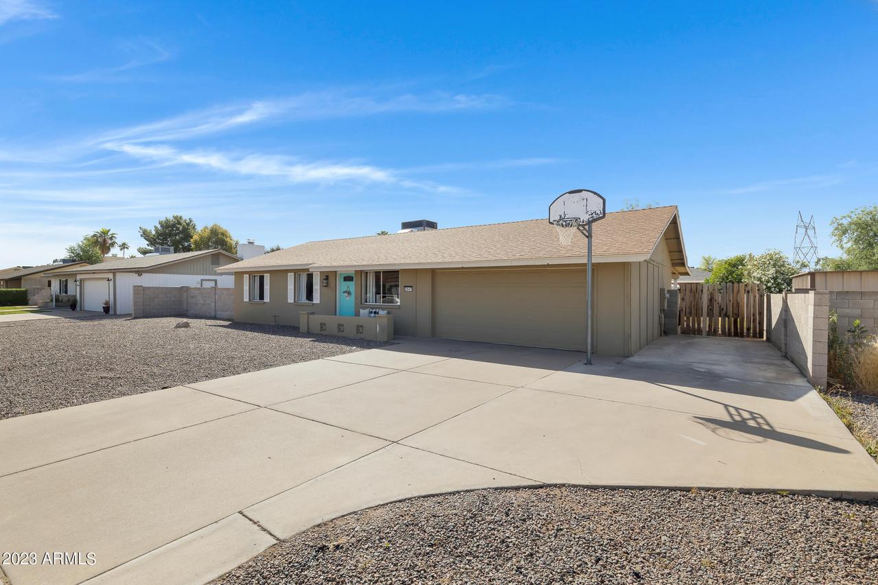 2947 E Des Moines St., Mesa, AZ 85213