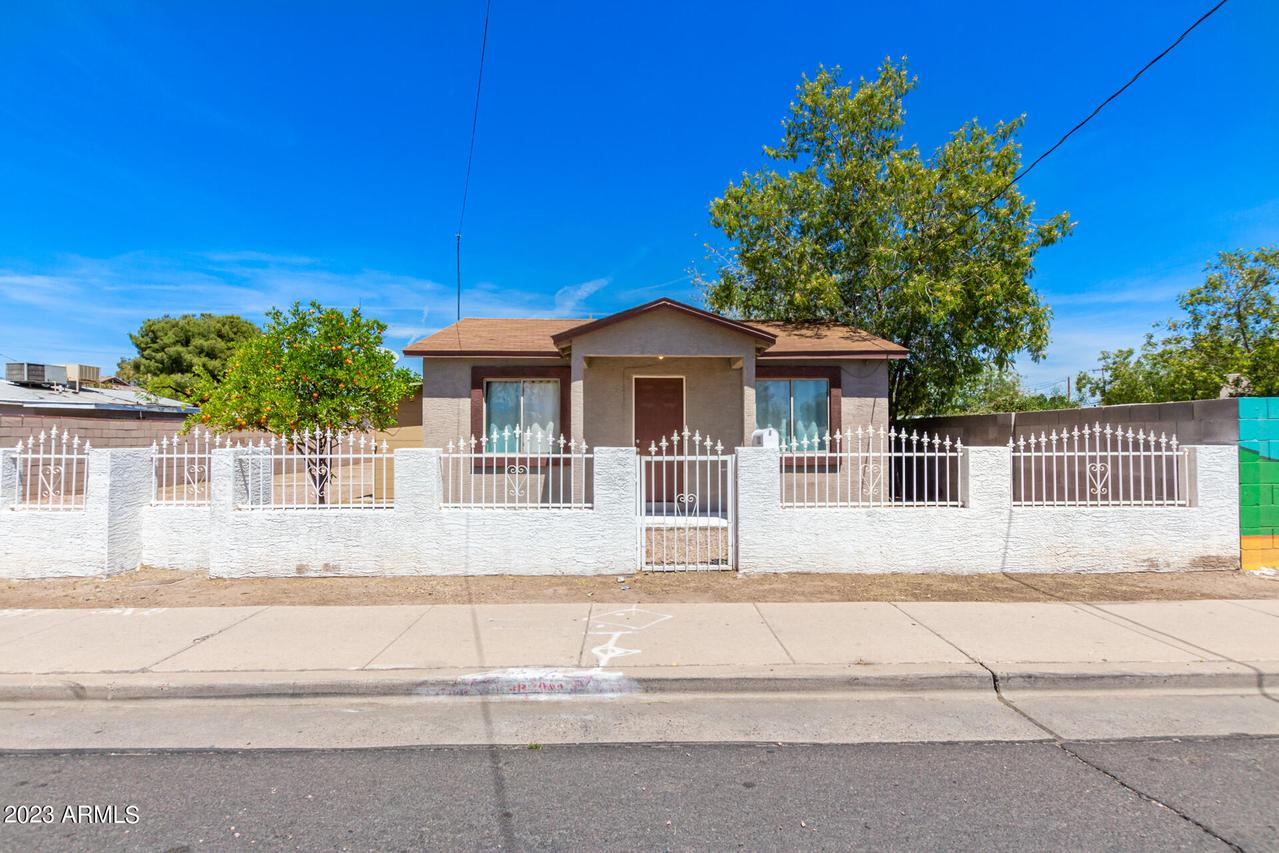 122 W 8th Ave., Mesa, AZ 85210