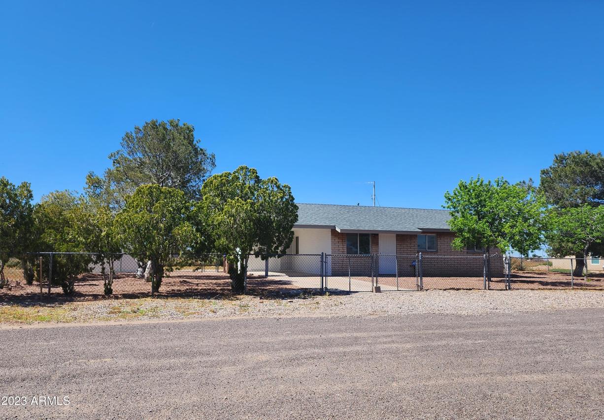 3560 N Tewa Cir., Eloy, AZ 85131
