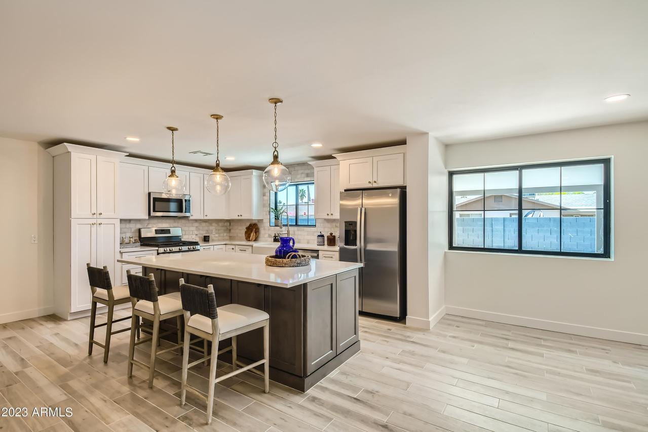 3806 S Country Club Way, Tempe, AZ 85282
