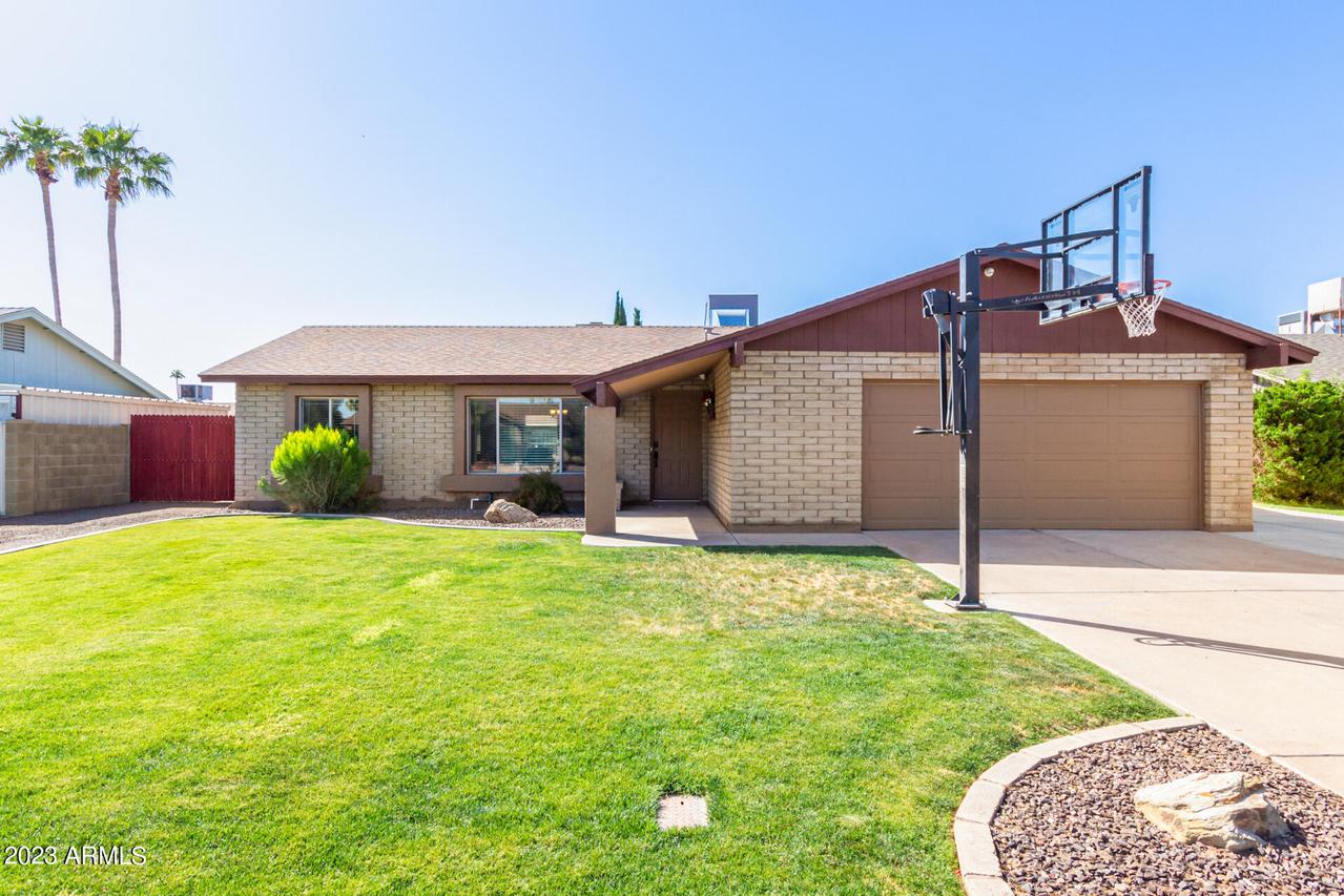 5220 W Corrine Dr., Glendale, AZ 85304