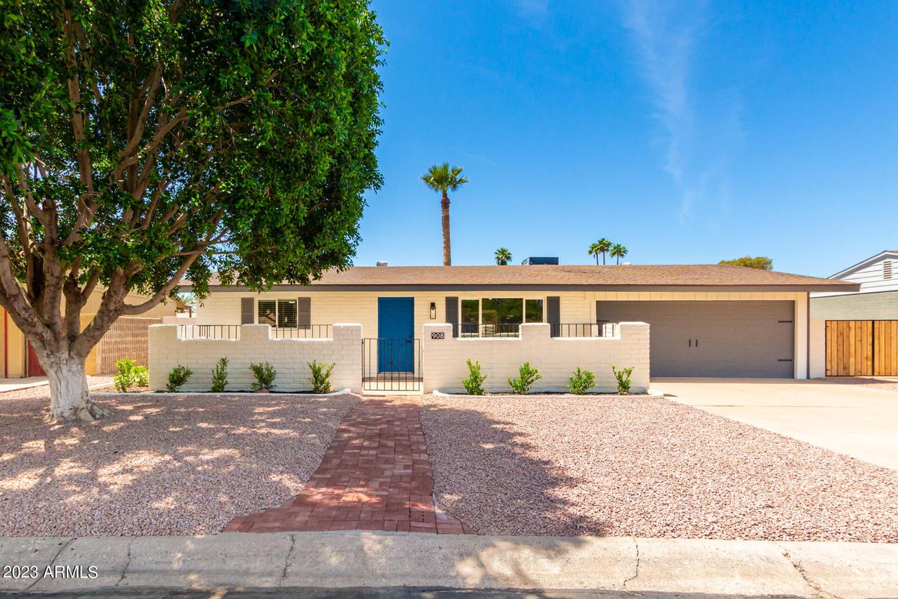 908 S Longwood Loop, Mesa, AZ 85208