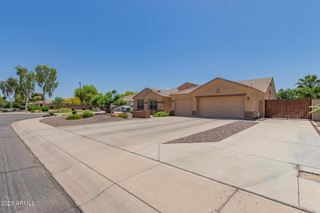 305 E Dennisport Ct., Gilbert, AZ 85296