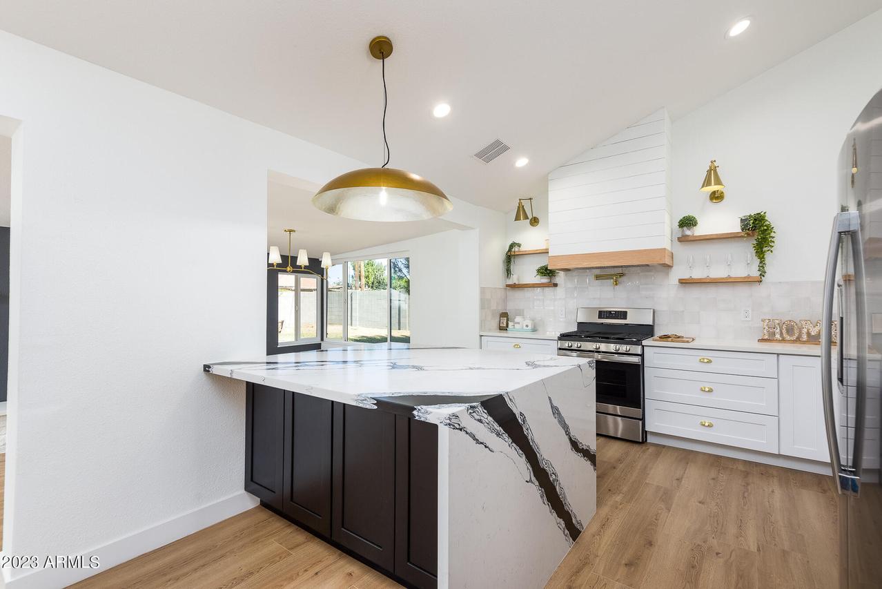 6154 N 18th Dr., Phoenix, AZ 85015