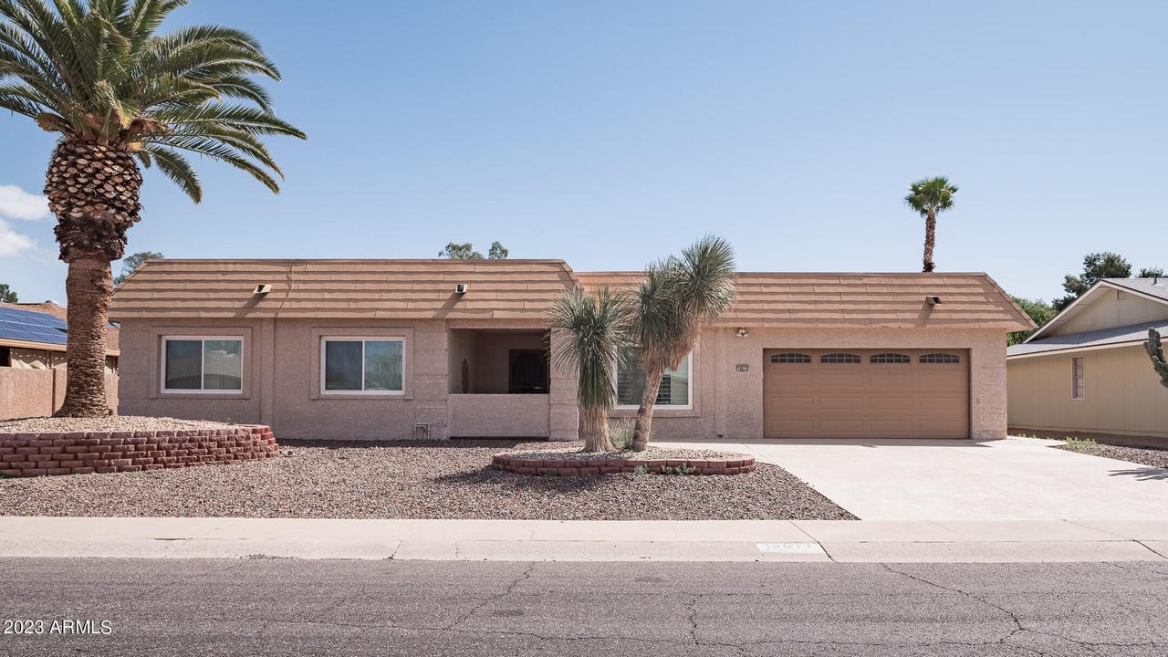 18013 N Willowbrook Dr., Sun City, AZ 85373