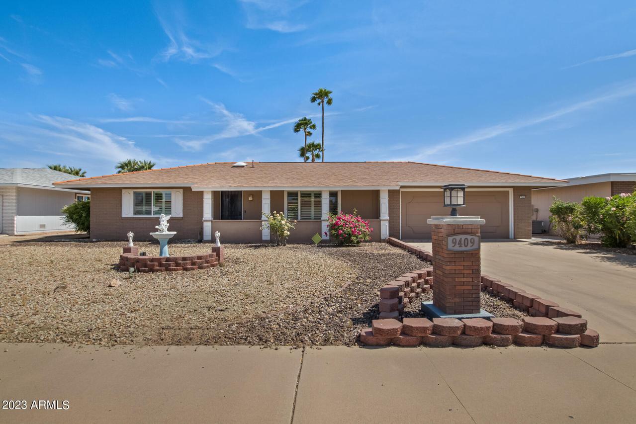 9409 W Greenway Rd., Sun City, AZ 85351