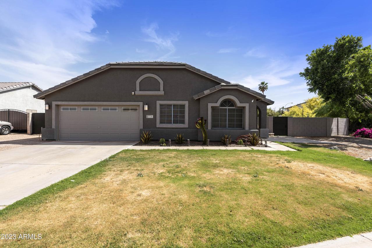 663 E Jasmine Cir., Mesa, AZ 85203