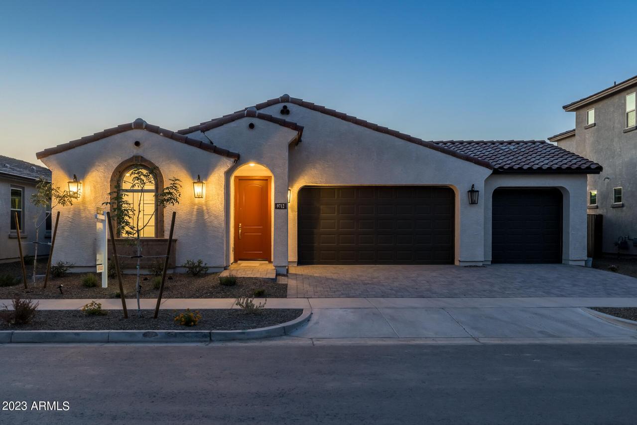9712 E Rainbow Ave., Mesa, AZ 85212
