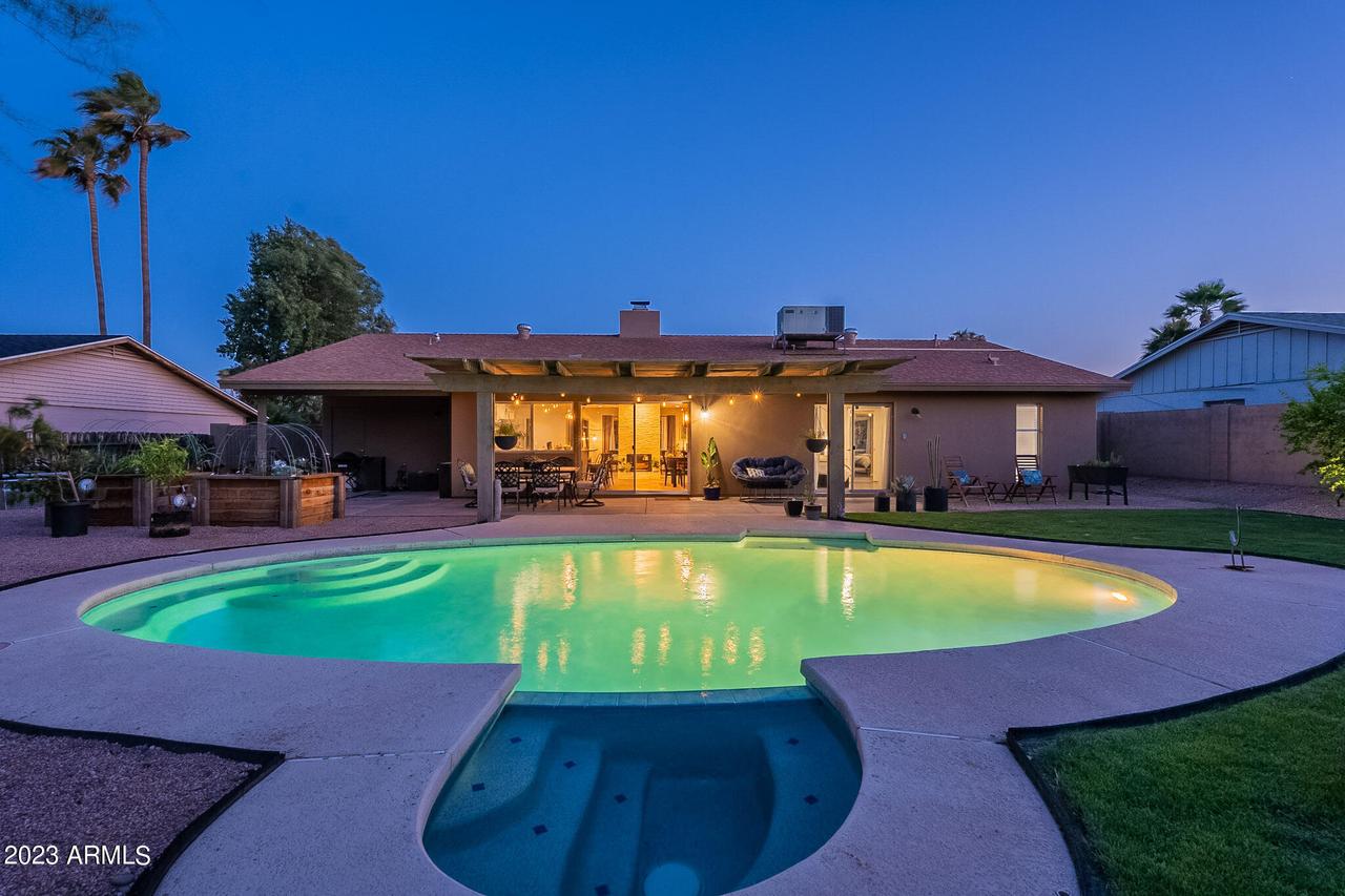 2622 E Yucca St., Phoenix, AZ 85028