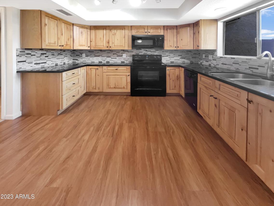 14434 N 58th Dr., Glendale, AZ 85306
