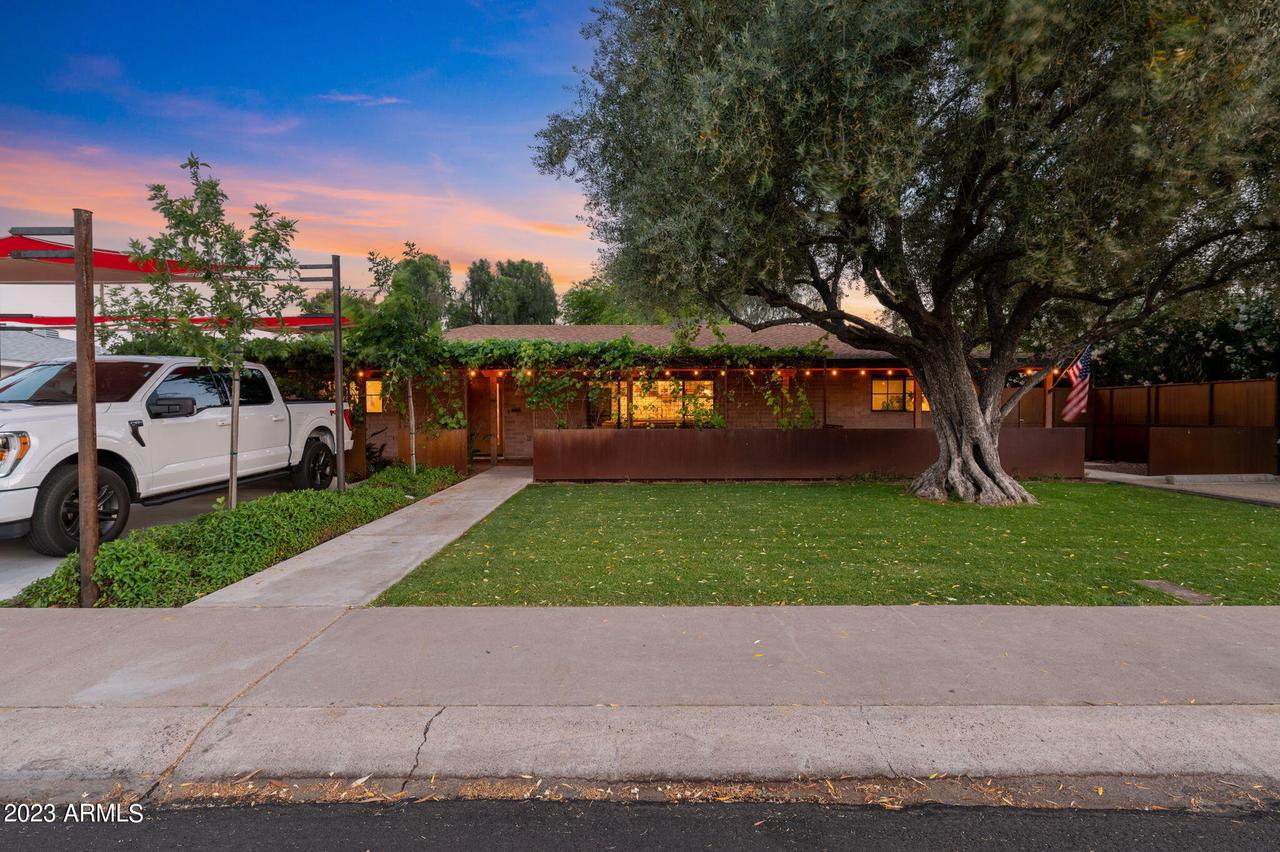 823 W Tuckey Ln., Phoenix, AZ 85013