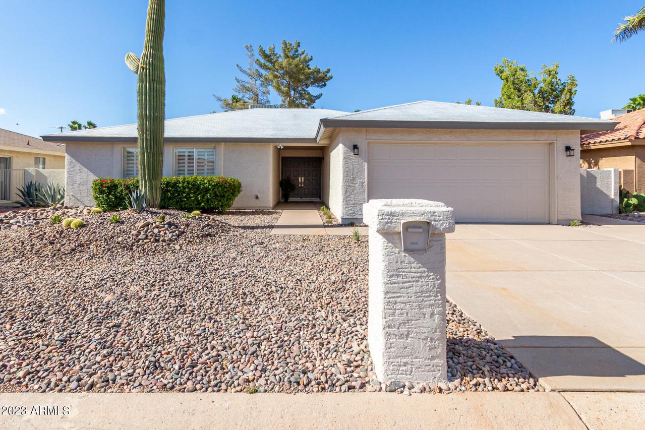 10414 E Regal Dr., Sun Lakes, AZ 85248