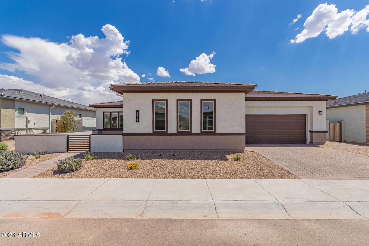 1273 W Avenida Del Valle, San Tan Valley, AZ 85140