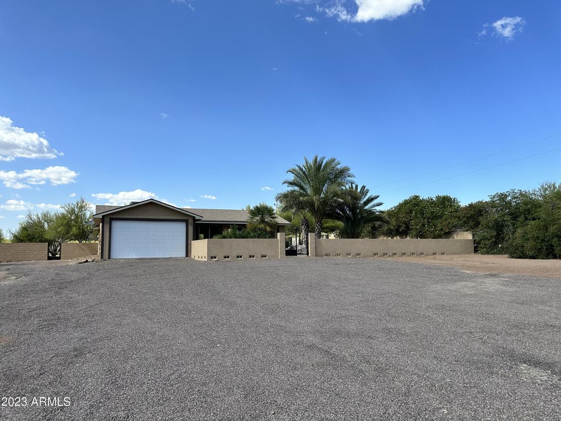 2302 E Cavalry Rd., New River, AZ 85087