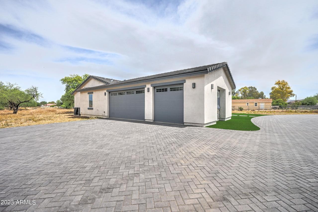 4852 W Sunrise Dr., Laveen, AZ 85339