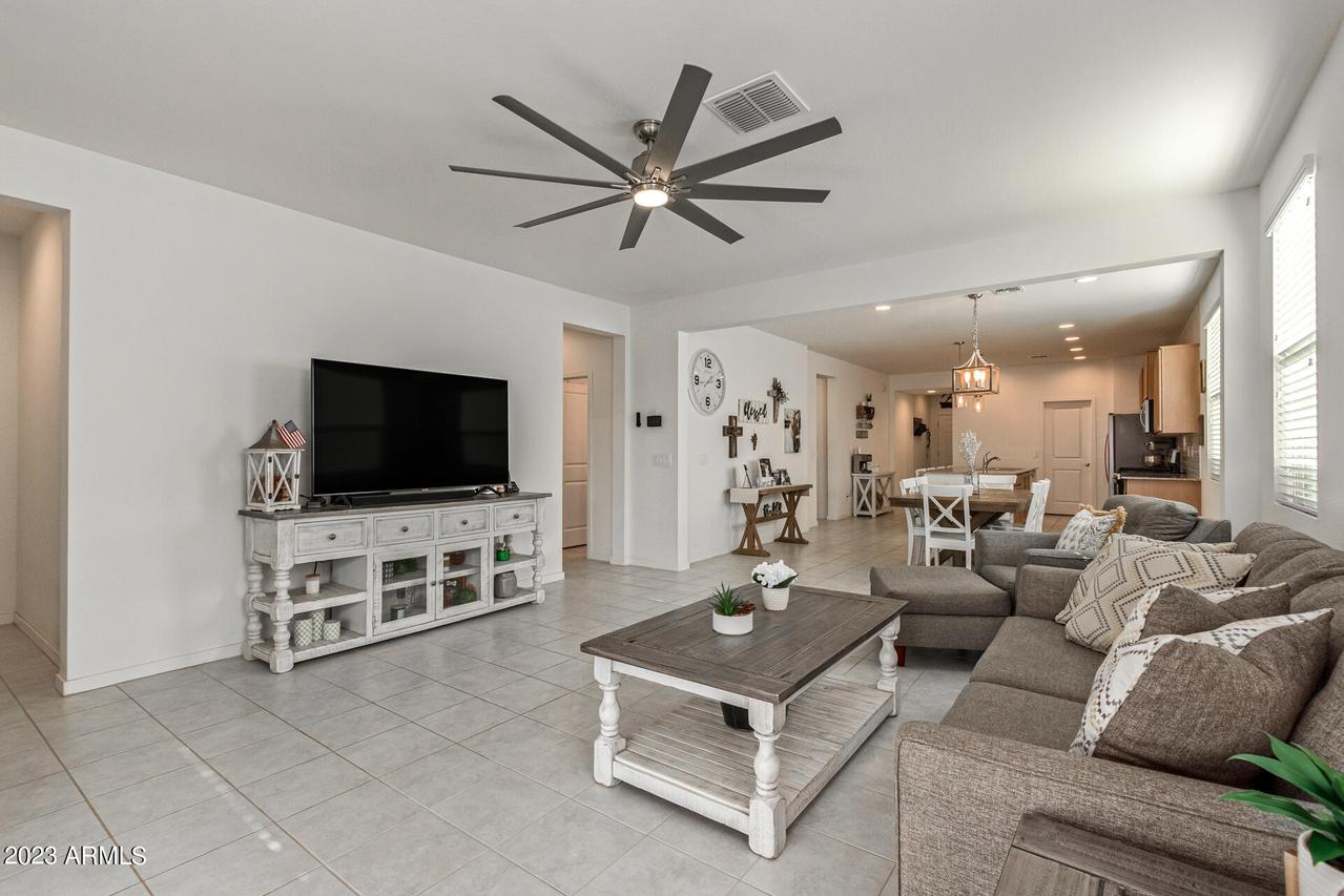 9824 W Getty Dr., Tolleson, AZ 85353