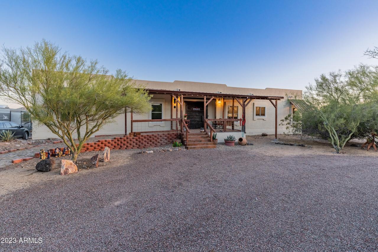 45325 N 7th St., New River, AZ 85087