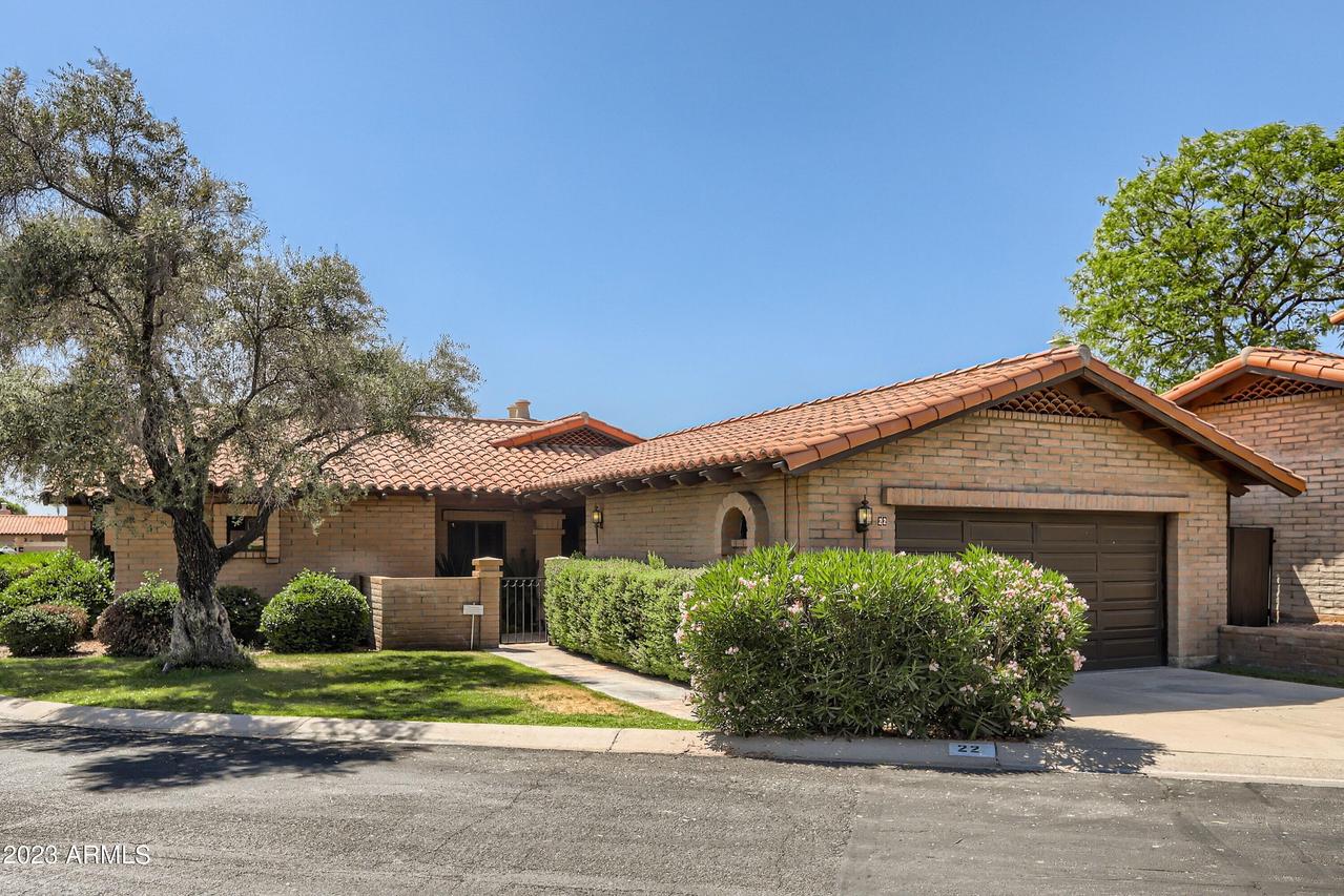 22 W Royal Palm Rd., Phoenix, AZ 85021