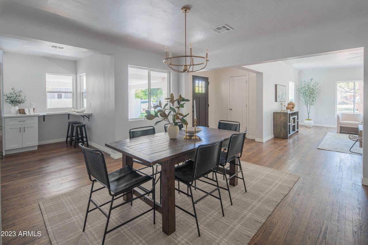 136 W 2nd St., Mesa, AZ 85201